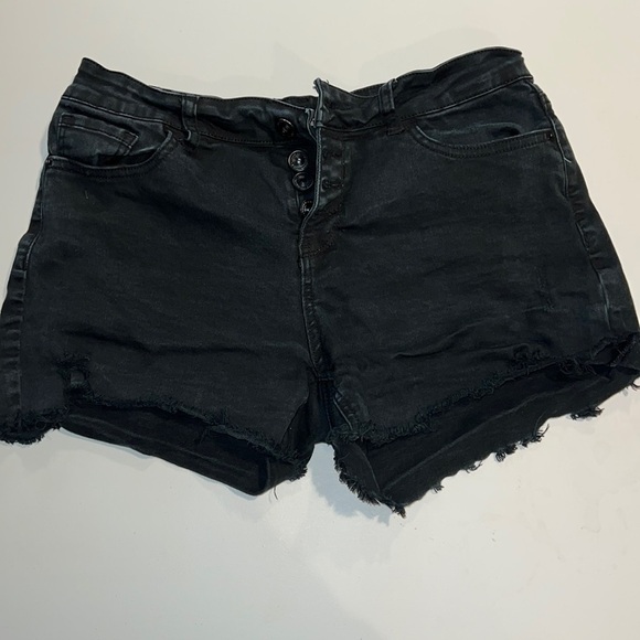 Hippie Laundry Mid Rise Midi Black Distressed Jean Shorts, Size 30 - Picture 1 of 8
